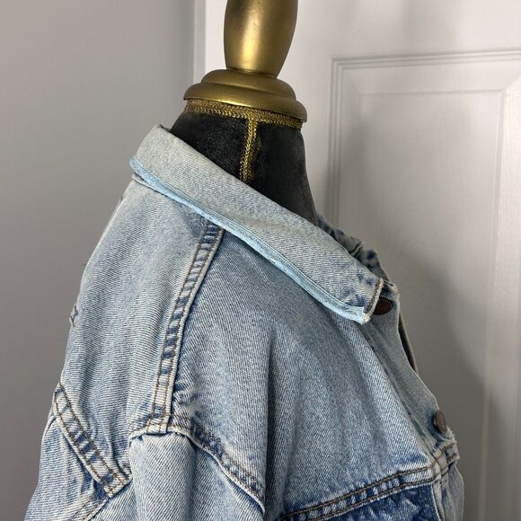 Levi’s 70516-0325 Vintage Denim Trucker Jacket Women's Medium Distressed Repair - Picture 6 of 14